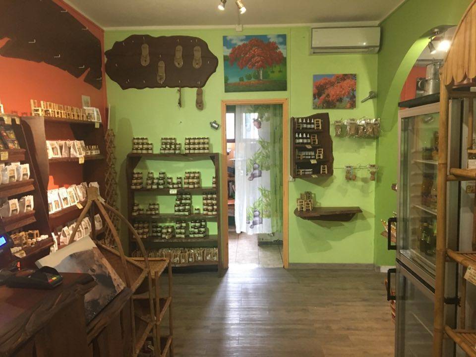 epicerie-bio-saint-philippe-jardin-des-parfums-et-des-epices_1